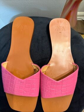 ZARA Bright Pink Croc-Embossed Slide Sandals